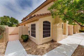 Photo #4: 2204545 Listing