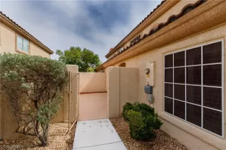 Photo #5: 2204545 Listing