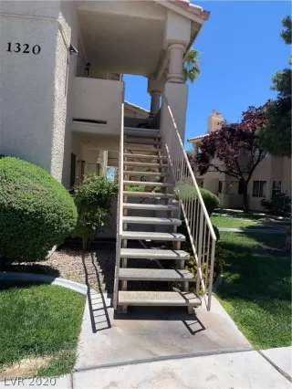 Photo #1: 2204562 Listing 