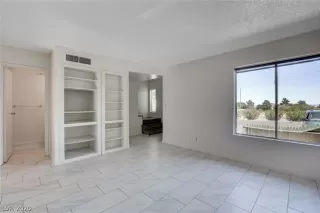 Photo #3: 2204563 Listing 