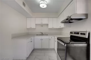 Photo #5: 2204563 Listing 