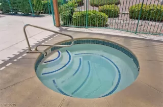 Photo #4: 2204630 Listing