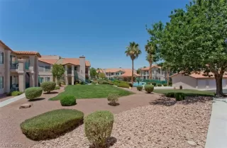 Photo #5: 2204630 Listing