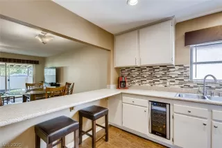 Photo #1: 2204650 Listing 