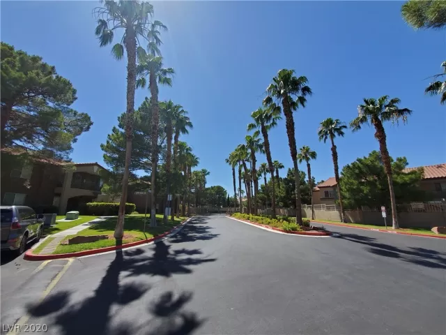 MLS: 2204667 Condo For Sale