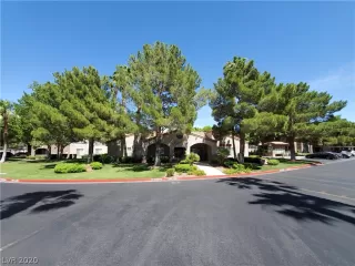 Photo #1: 2204667 Listing