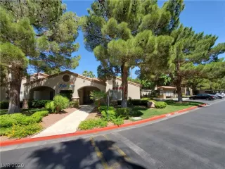 Photo #2: 2204667 Listing