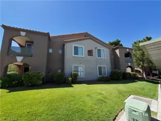 Photo #3: 2204667 Listing