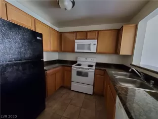 Photo #5: 2204667 Listing