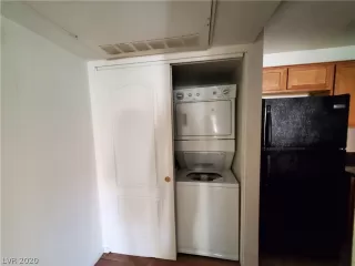 Photo #6: 2204667 Listing