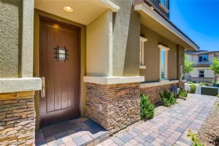 Photo #1: 2204732 Listing 