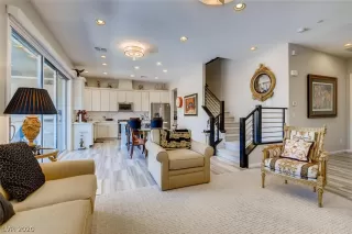 Photo #2: 2204732 Listing 