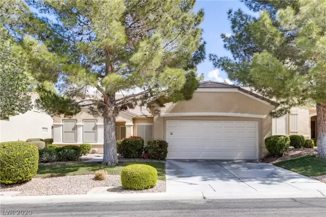 MLS: 2204735 Condo For Sale