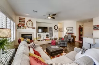 Photo #5: 2204735 Listing 