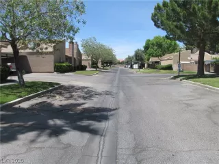 Photo #5: 2204741 Listing 