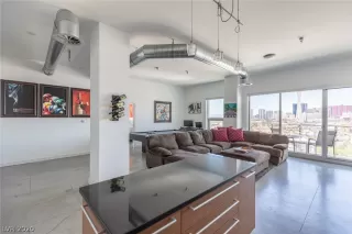 Photo #4: 2204753 Listing