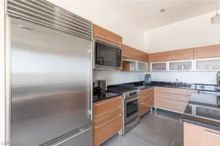 Photo #6: 2204753 Listing