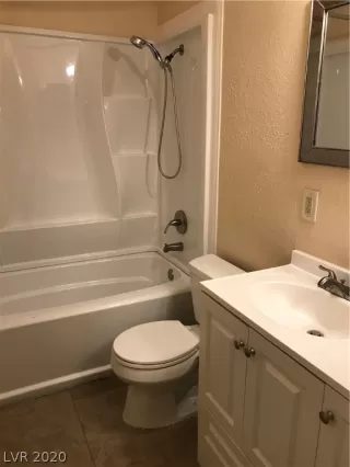 Photo #6: 2204762 Listing