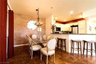 Photo #1: 2204794 Listing