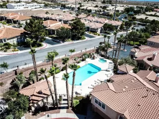 Photo #4: 2204794 Listing