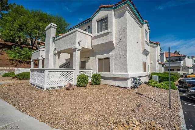 MLS: 2204820 Condo For Sale