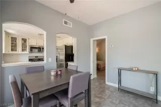 Photo #6: 2204820 Listing 