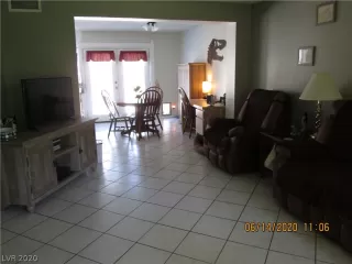 Photo #4: 2204826 Listing