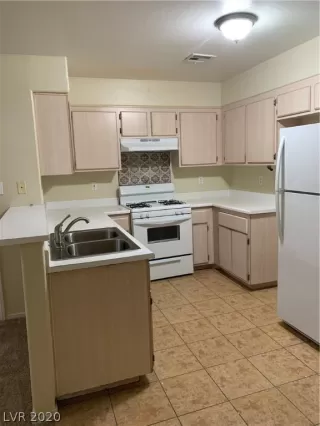 Photo #6: 2204865 Listing 