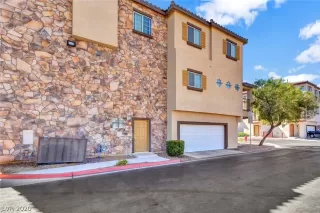 Photo #1: 2204911 Listing 