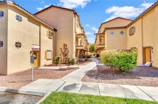 Photo #2: 2204911 Listing 