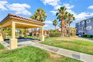 Photo #3: 2204911 Listing 