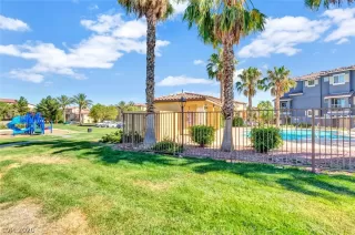 Photo #4: 2204911 Listing 