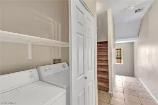 Photo #6: 2204911 Listing 