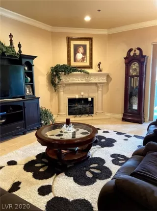 Photo #5: 2204916 Listing