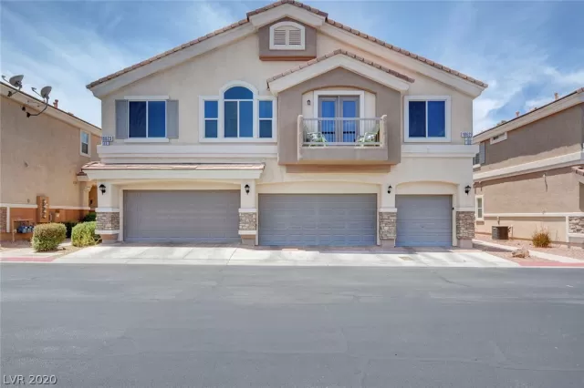 MLS: 2204960 Condo For Sale