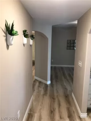 Photo #5: 2205040 Listing 