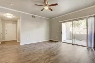 Photo #6: 2205041 Listing