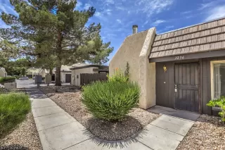 Photo #5: 2205045 Listing