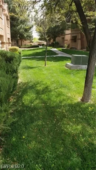 Photo #6: 2205082 Listing