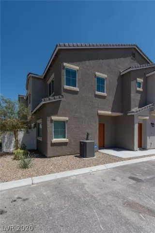 Photo #2: 2205108 Listing