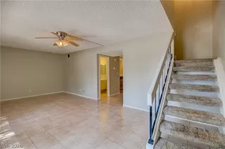 Photo #3: 2205182 Listing