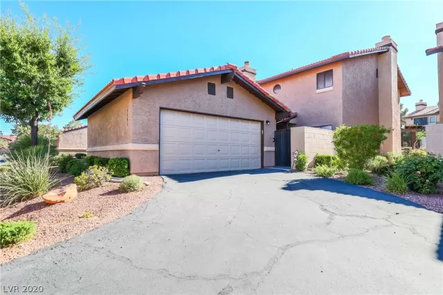 MLS: 2205218 Condo For Sale