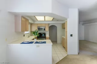 Photo #5: 2205225 Listing