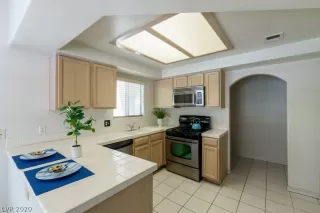 Photo #6: 2205225 Listing