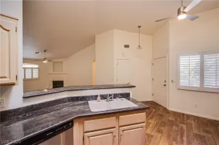 Photo #6: 2205235 Listing 