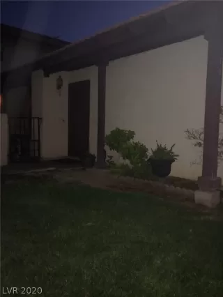 Photo #3: 2205343 Listing