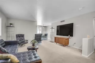 Photo #3: 2205430 Listing 