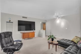 Photo #5: 2205430 Listing 