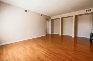 Photo #3: 2205485 Listing