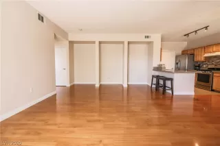 Photo #4: 2205485 Listing